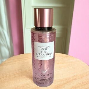Victoria's Secret Limited Edition Shimmer Mist Juiced Plum & Crushed freesia